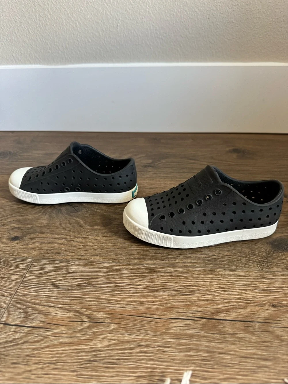 Kids Native Jefferson Black Slip-On Sneakers C10